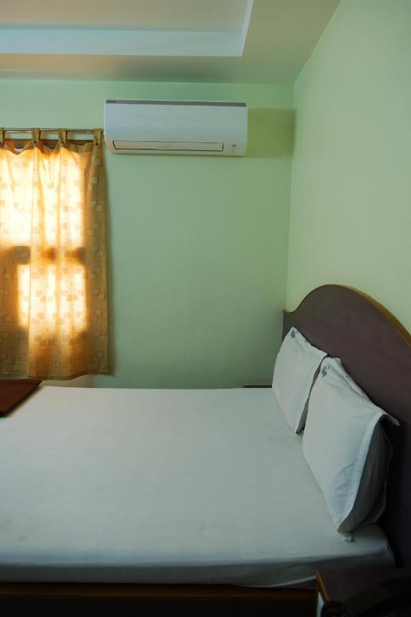 Pollāchi Hotel Vijay מראה חיצוני תמונה