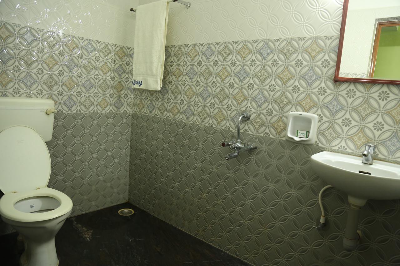 Pollāchi Hotel Vijay מראה חיצוני תמונה