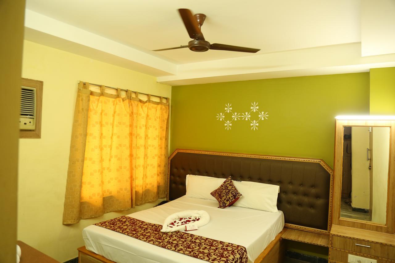 Pollāchi Hotel Vijay מראה חיצוני תמונה